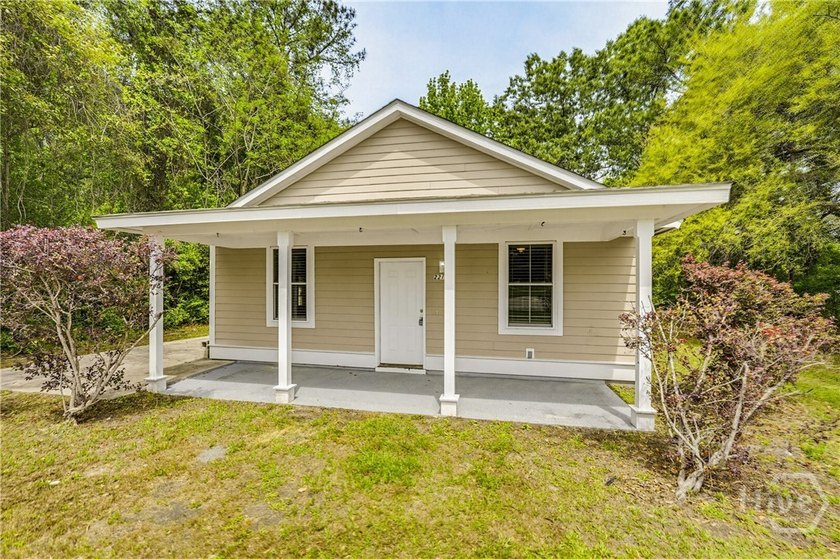No HOA! Private Lot! Take a look at this newly updated 3-bedroom - photo 4