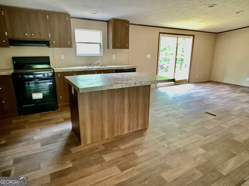 WW Development Presents a Brand New 4 Bedroom 2 Full Bath Home - photo 9