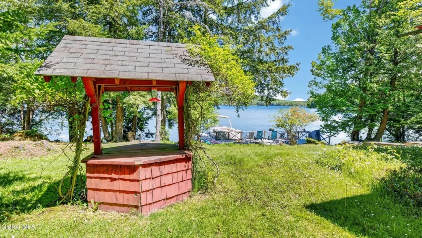 CANADA LAKE OPPORTUNITY; Experience ''Punky Cove'' - photo 24