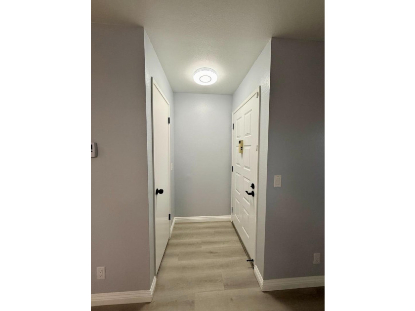 Comfortable and Beautifully Completely remodeled with fresh - photo 11