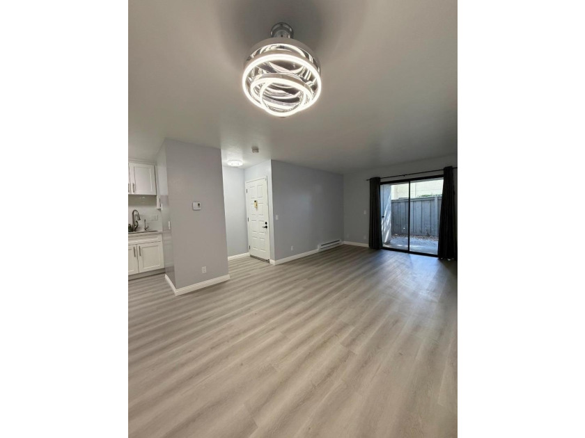Comfortable and Beautifully Completely remodeled with fresh - photo 12