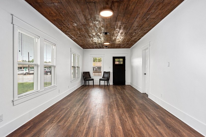 Looking for one of the BEST commercial locations in Columbus - photo 4