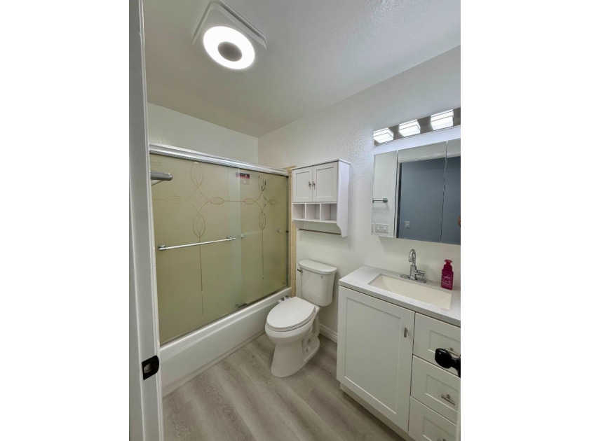 Comfortable and Beautifully Completely remodeled with fresh - photo 15