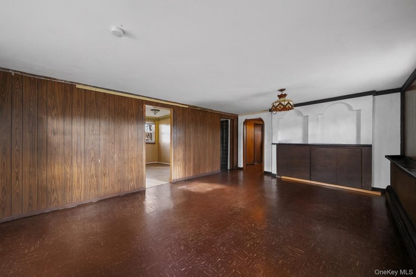Don't miss this opportunity! This spacious High Ranch - photo 21