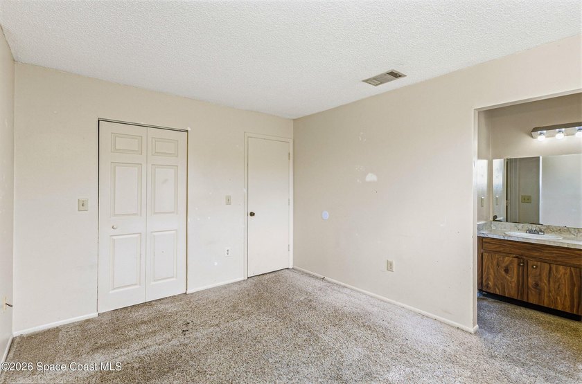 Opportunity awaits in this spacious 3-bed, 2-bath end-unit - photo 21
