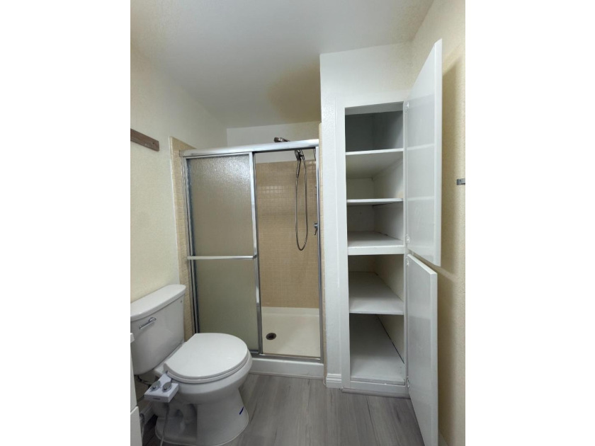 Comfortable and Beautifully Completely remodeled with fresh - photo 23