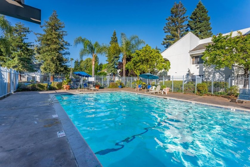 Comfortable and Beautifully Completely remodeled with fresh - photo 25
