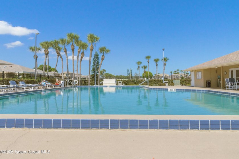 Opportunity awaits in this spacious 3-bed, 2-bath end-unit - photo 32