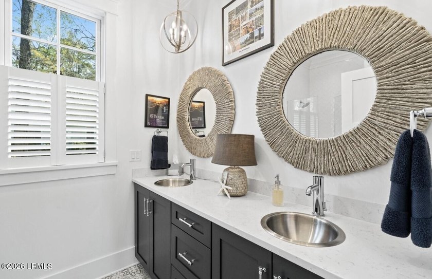 Welcome to 60 Mount Grace, a beautifully crafted cottage in the - photo 33
