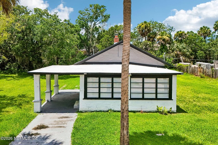 Beautifully renovated 2-bedroom, 1-bath home offering 1,074 sq - photo 3