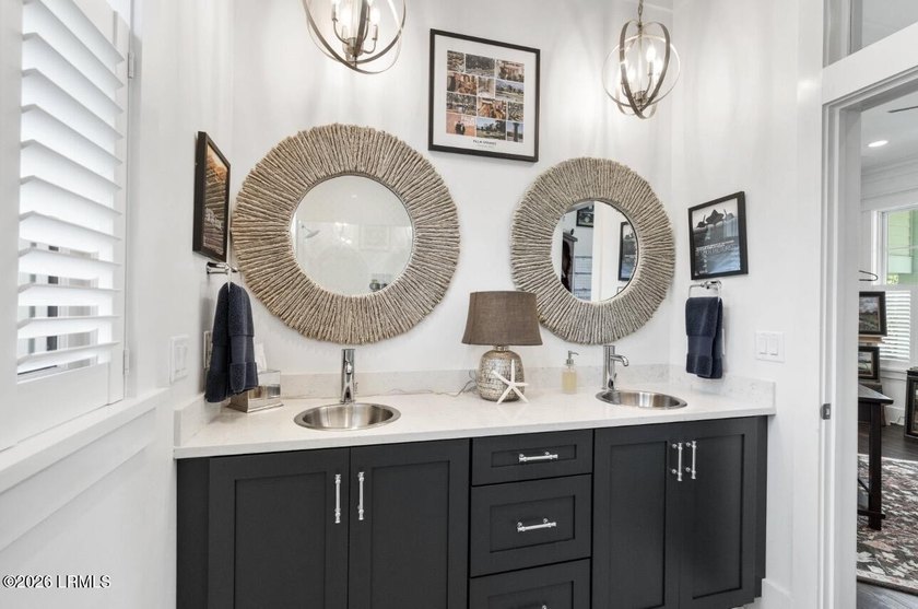 Welcome to 60 Mount Grace, a beautifully crafted cottage in the - photo 34