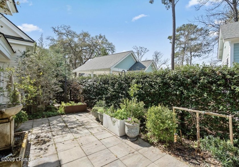 Welcome to 60 Mount Grace, a beautifully crafted cottage in the - photo 40