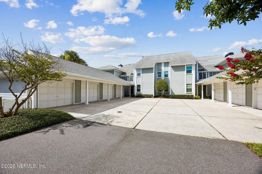 Located in the heart of Old Ponte Vedra, this beautifully - photo 3