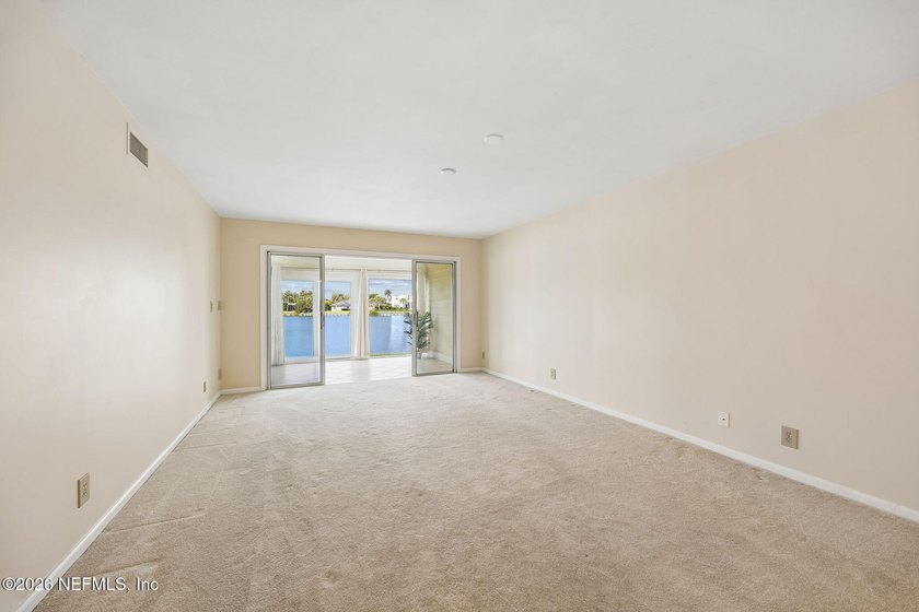 Located in the heart of Old Ponte Vedra, this beautifully - photo 8