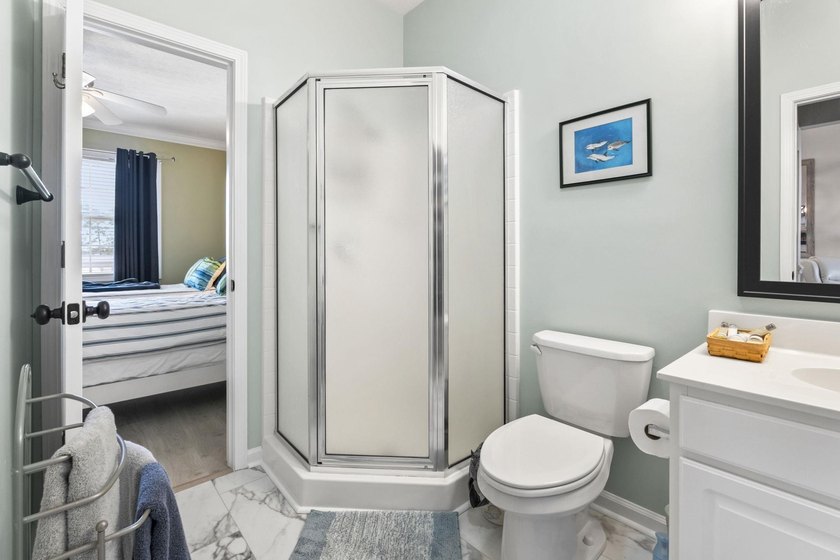 Look at this beautifully furnished 2 bedroom, 2 bath condo - photo 31