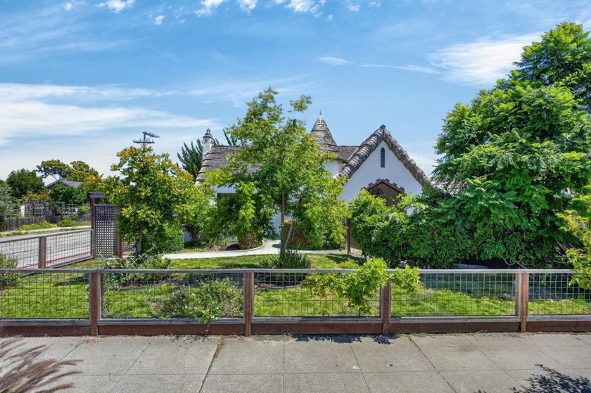 Nestled on one of Santa Cruzs most sought-after Westside streets - photo 6