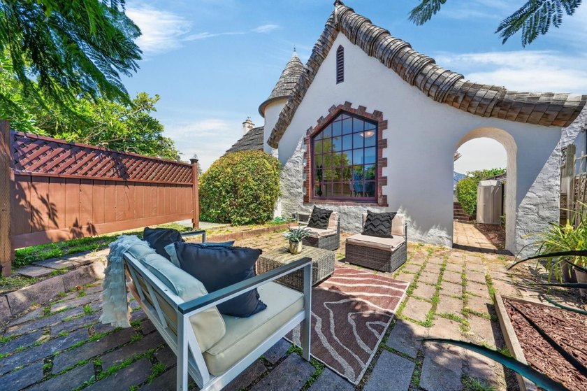 Nestled on one of Santa Cruzs most sought-after Westside streets - photo 9