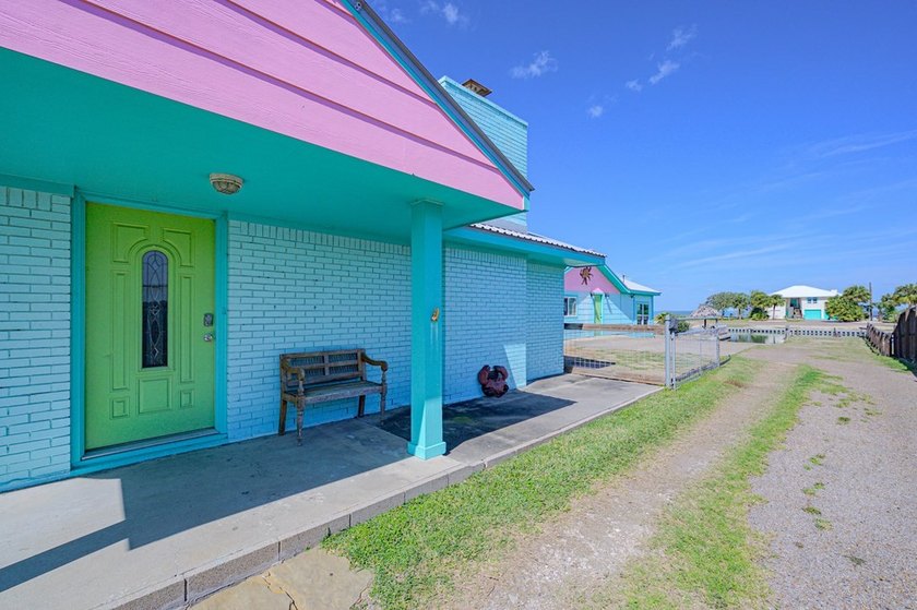 Fish, relax, and invest-this waterfront coastal retreat has it - photo 3