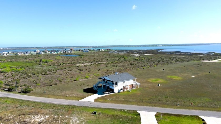 Beautiful custom-built 3- bedroom, 2-bath stilt home (2019) - photo 5