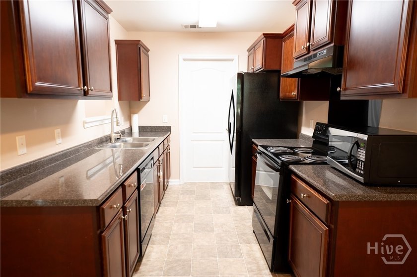 Beautifully maintained 3-bedroom, 2-bath home ideally located - photo 7