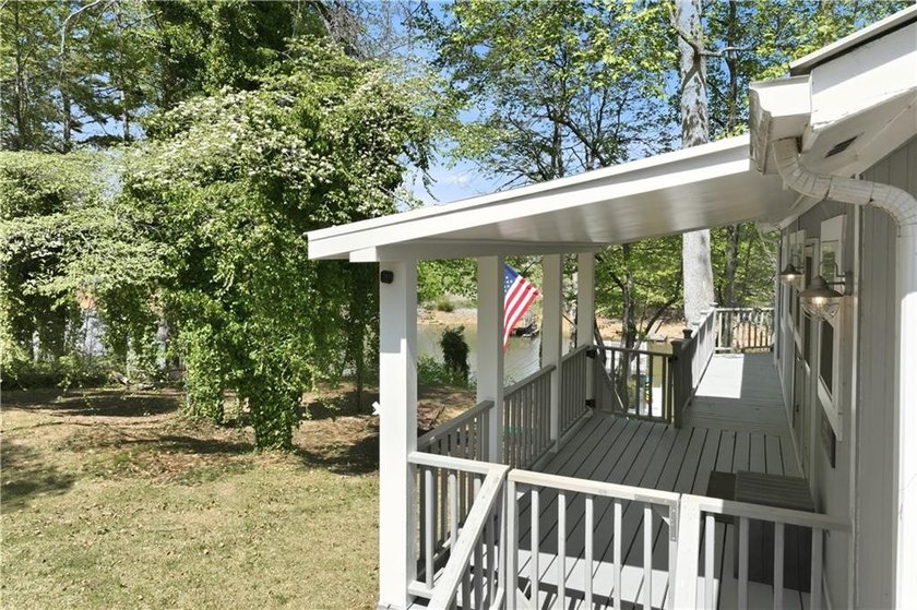 Unbeatable value on Lake Lanier! One of the very few true - photo 4