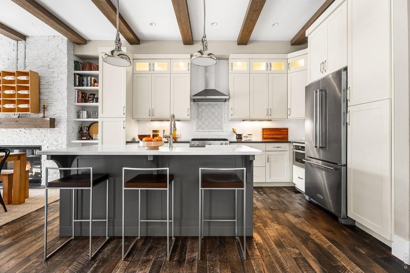Experience refined city living at 315 N Howes St, where modern - photo 8