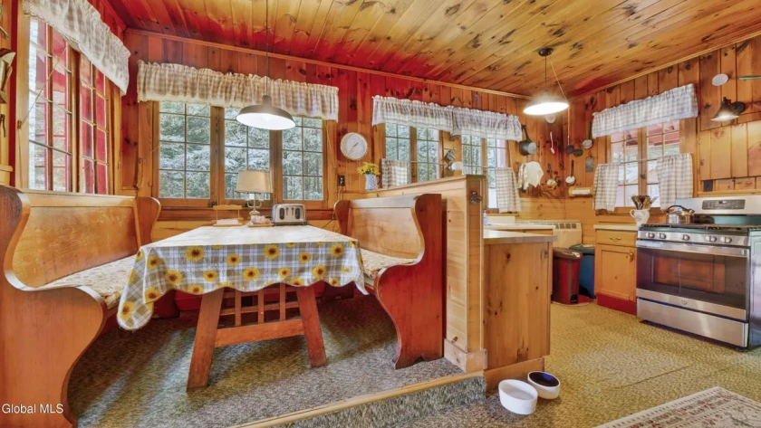 CANADA LAKE OPPORTUNITY; Experience ''Punky Cove'' - photo 18