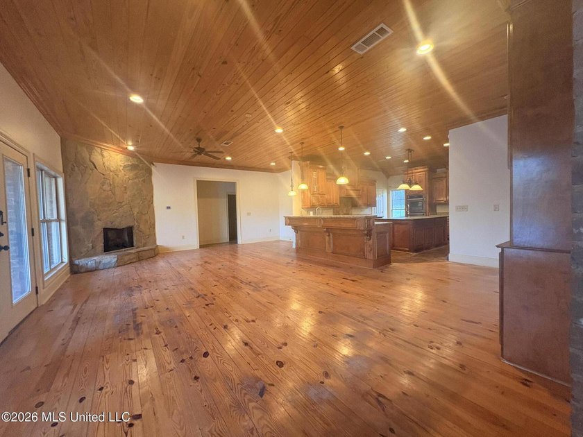 Don't miss your chance to own this piece of Heaven.... Welcome - photo 10