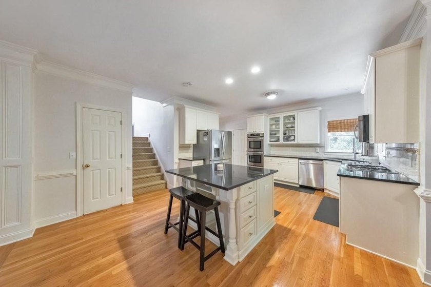 Welcome home to this beautifully maintained 5 bedroom, 3.5 - photo 13