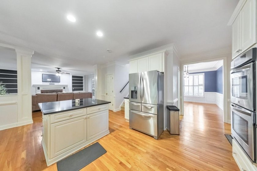 Welcome home to this beautifully maintained 5 bedroom, 3.5 - photo 15