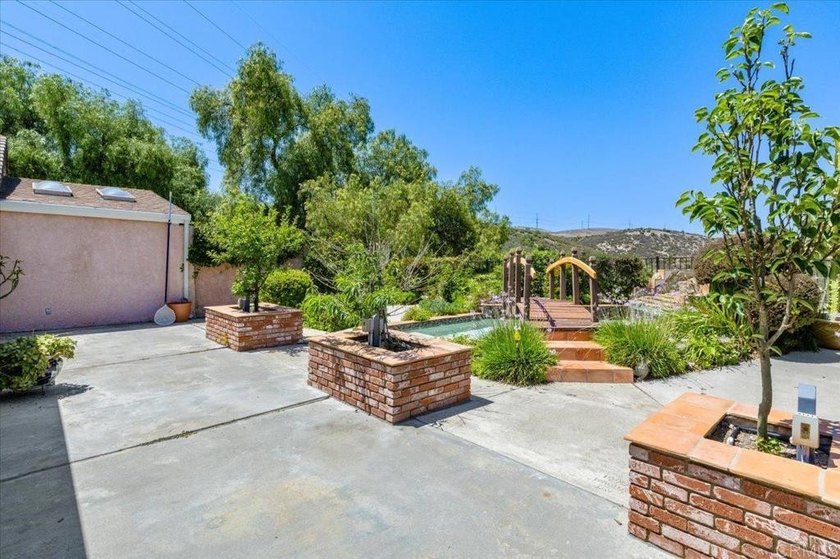 Welcome to the highly sought after Mar Lado Highlands community - photo 16