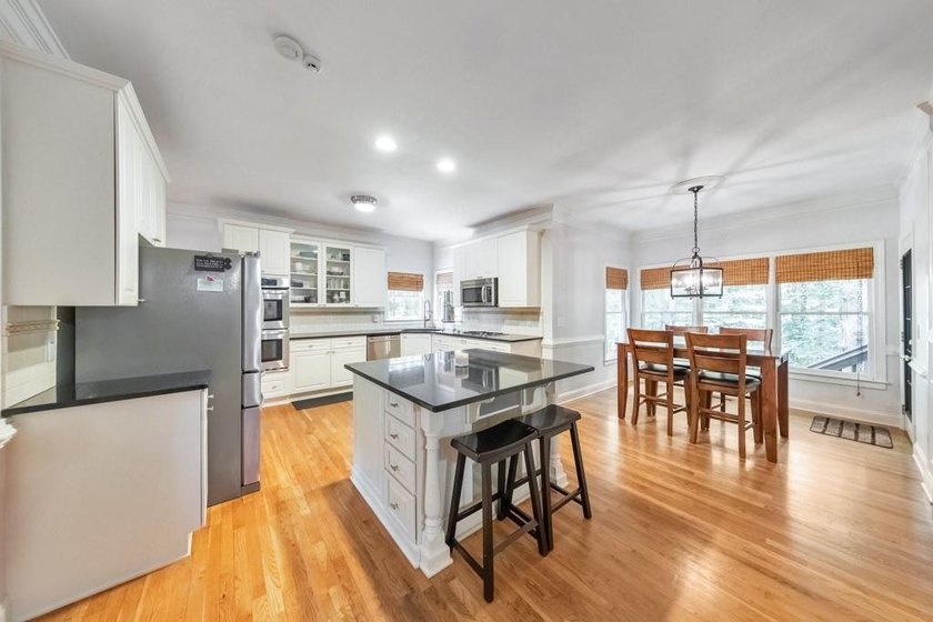 Welcome home to this beautifully maintained 5 bedroom, 3.5 - photo 17