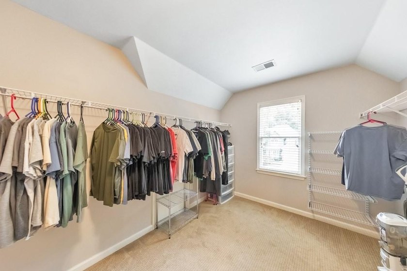 Welcome home to this beautifully maintained 5 bedroom, 3.5 - photo 25