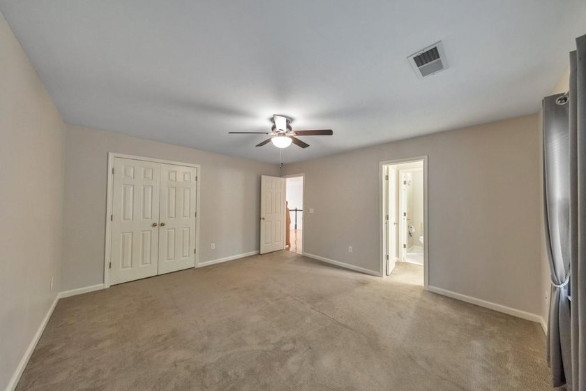 Welcome home to this beautifully maintained 5 bedroom, 3.5 - photo 34