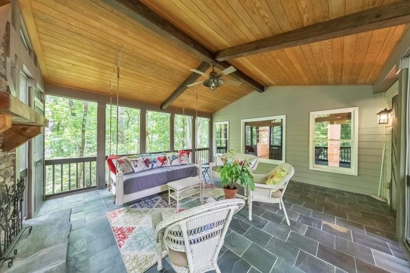 Welcome home to this beautifully maintained 5 bedroom, 3.5 - photo 46