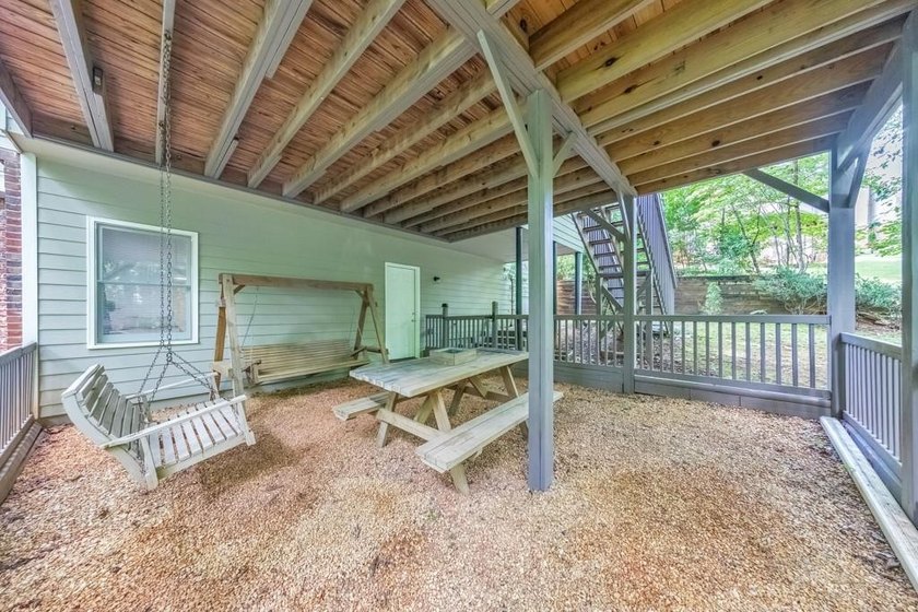 Welcome home to this beautifully maintained 5 bedroom, 3.5 - photo 49