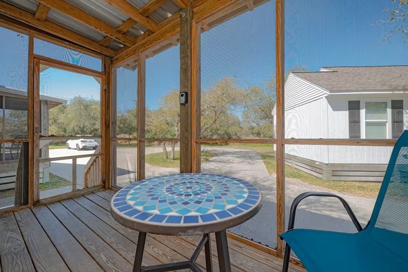I'm Back &amp; With Updates (flooring &amp; paint)!! This charming - photo 5