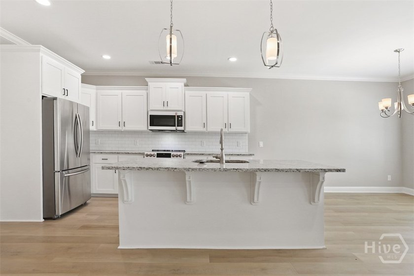 SELLER IS OFFERING $3,500 IN BUYER CONCESSIONS!! Welcome to - photo 8