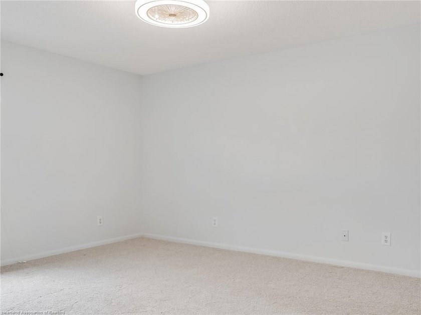 Welcome to easy Florida living in the desirable Tomoka Heights - photo 12