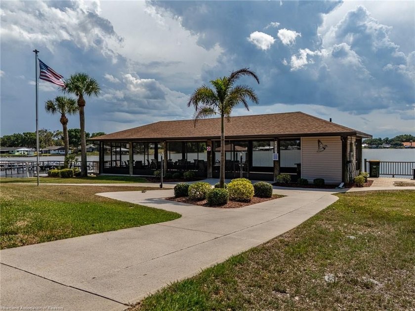 Welcome to easy Florida living in the desirable Tomoka Heights - photo 20