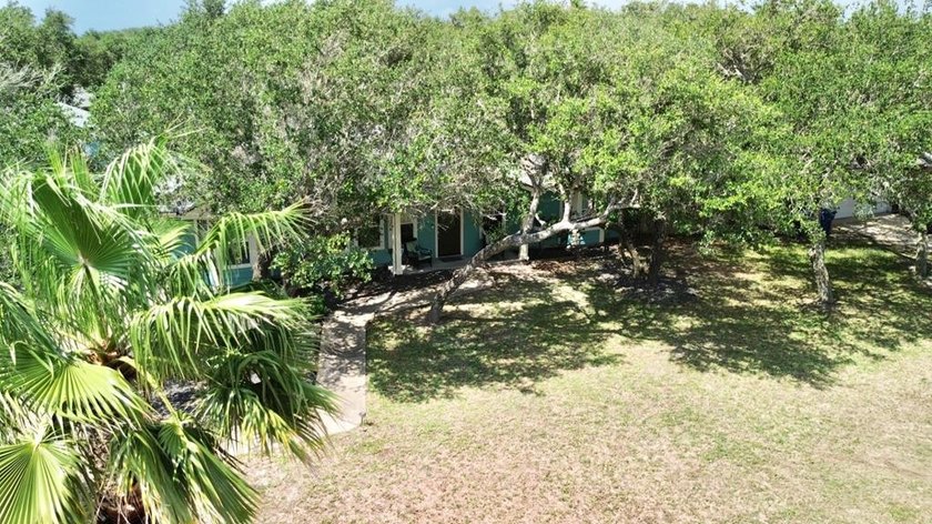 Beautiful 4 Bedroom, 2 bath home with exceptional outdoor living - photo 32