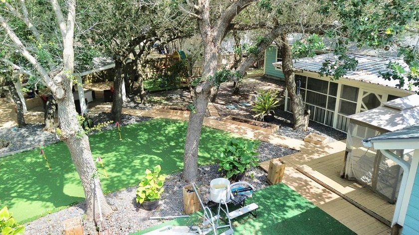 Beautiful 4 Bedroom, 2 bath home with exceptional outdoor living - photo 38