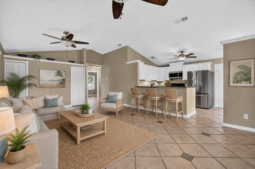 Welcome to this charming 3-bedroom, 2-bathroom CBS home situated - photo 3