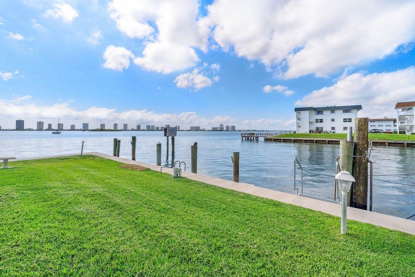 Gorgeous intracoastal views, corner unit with lots of windows - photo 2
