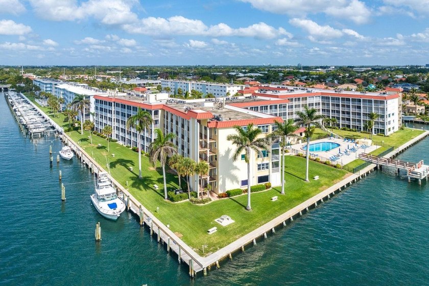 Gorgeous intracoastal views, corner unit with lots of windows - photo 5