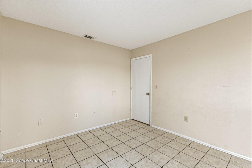 Opportunity awaits in this spacious 3-bed, 2-bath end-unit - photo 16