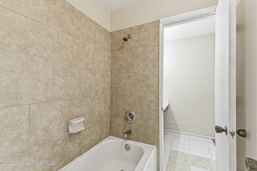 Opportunity awaits in this spacious 3-bed, 2-bath end-unit - photo 23