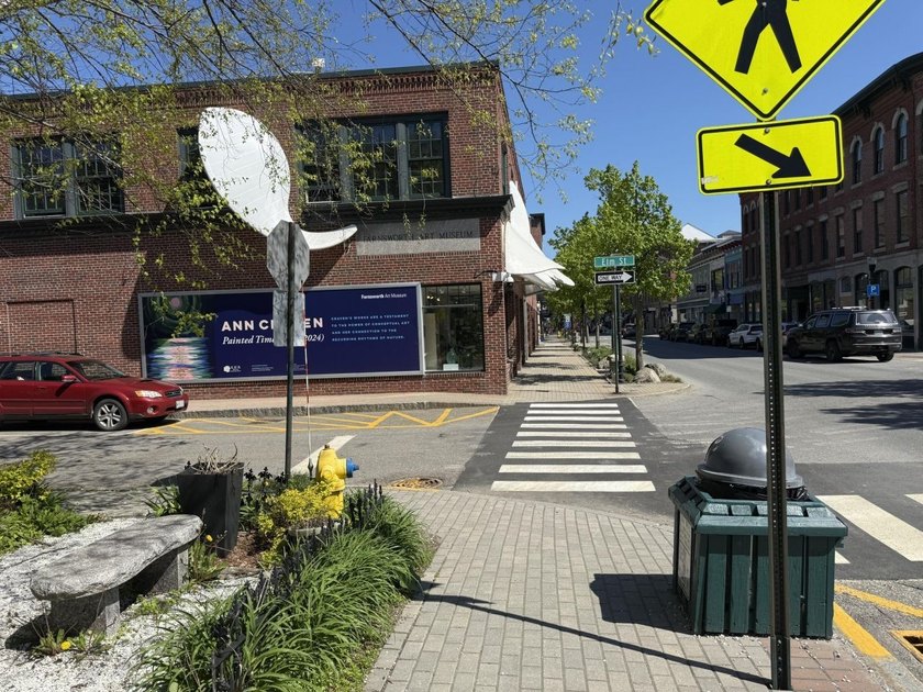 This downtown parcel currently houses a take out stand ready for - photo 4