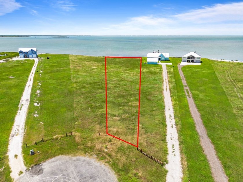 Fabulous 1.643 acre waterfront homesite overlooking Port Bay in - photo 2