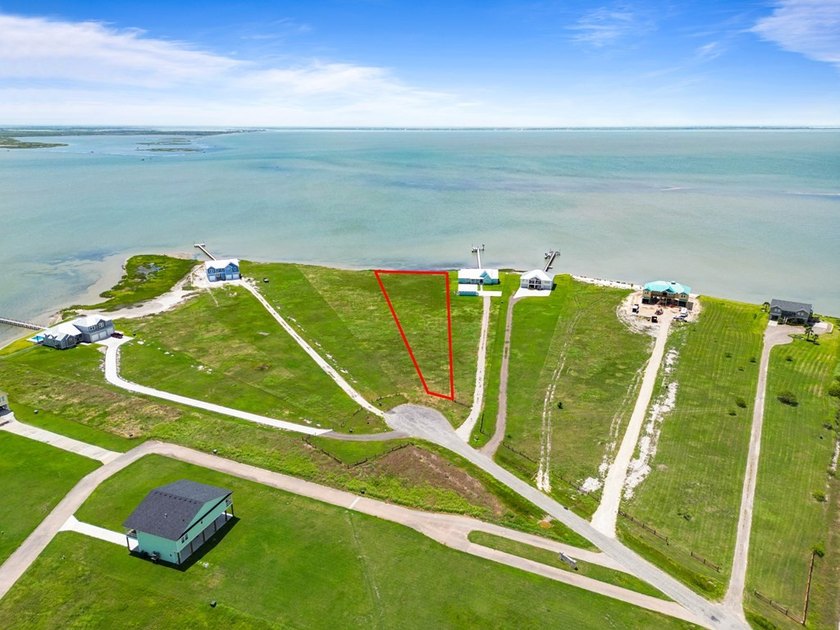Fabulous 1.643 acre waterfront homesite overlooking Port Bay in - photo 4